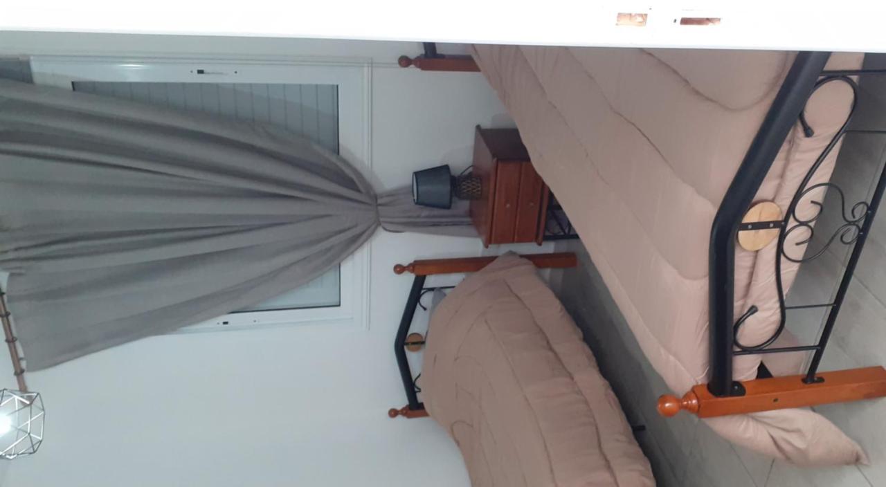 Akamandos 76 Apartment เปเยีย ภายนอก รูปภาพ